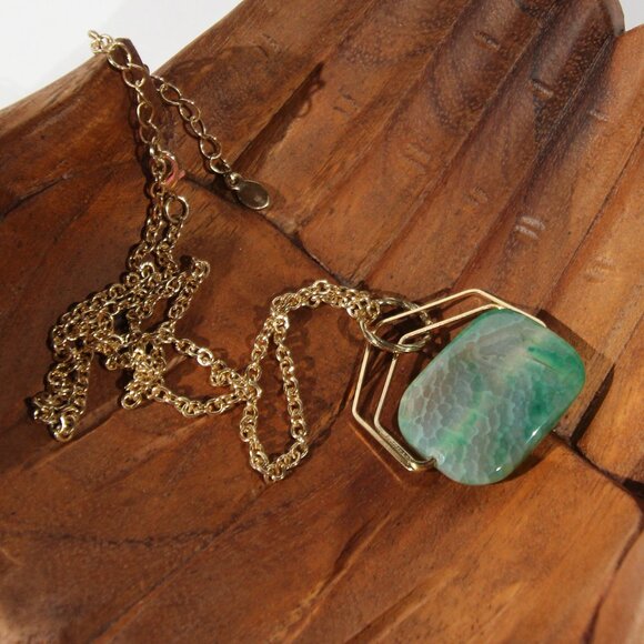 Vintage Bill Blass Gold Tone Necklace with a Green Pendant - Picture 5 of 5